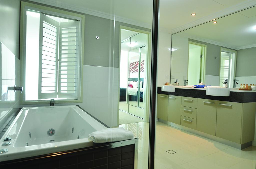 C2 Esplanade Service Apartments Darwin Rum bild